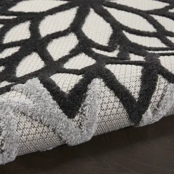 5' X 8' Black And White Floral Indoor Outdoor Area Rug
