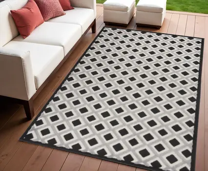 4' X 6' Black And White Geometric Indoor Outdoor Area Rug