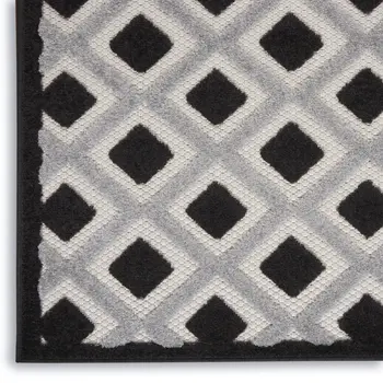 8' X 11' Black And White Geometric Indoor Outdoor Area Rug