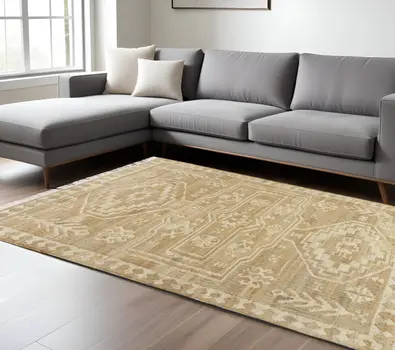 8' X 10' Natural and Ivory Medallion Hand Woven Area Rug