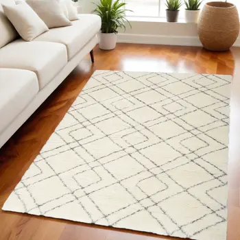 5' X 7' Ivory and Gray Geometric Shag Area Rug