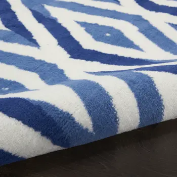 8' Ivory and Blue Geometric Round Rug