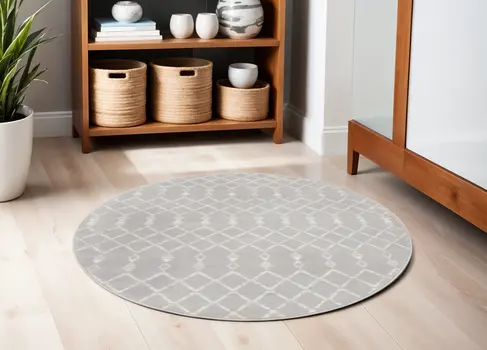 5' Gray and Ivory Geometric Round Rug