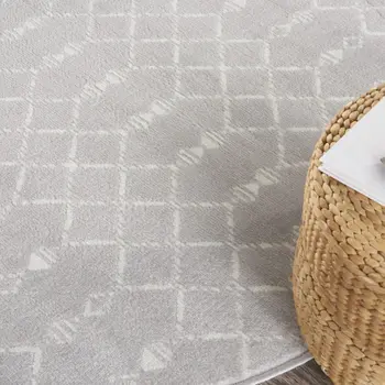 5' Gray and Ivory Geometric Round Rug