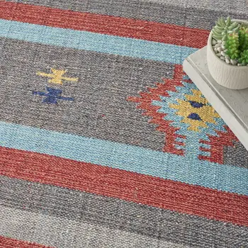 5' X 7' Gray and Red Southwestern Handmade Area Rug With Fringe