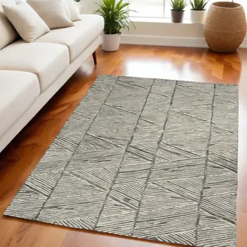 5' X 7' Gray and White Wool Abstract Area Rug