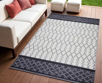 4' X 6' Gray Geometric Indoor Outdoor Area Rug
