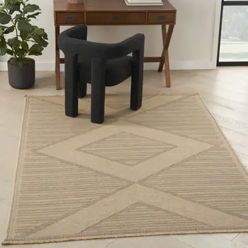 5' X 7' Natural And Beige Geometric Flatweave Non Skid Area Rug With Fringe