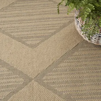 4' X 6' Natural And Beige Geometric Flatweave Non Skid Area Rug With Fringe