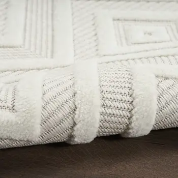 8' Ivory And White Geometric Indoor Outdoor Area Rug