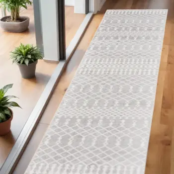 6' Gray Geometric Runner Rug