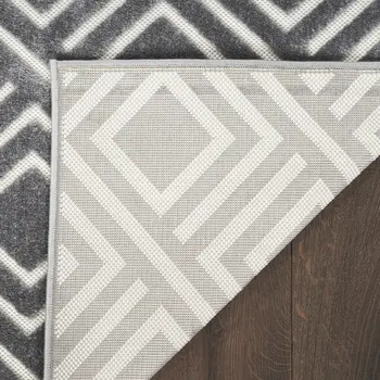 5' X 7' Gray Geometric Area Rug