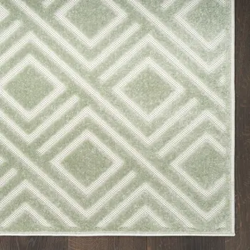7' X 9' Green Geometric Area Rug