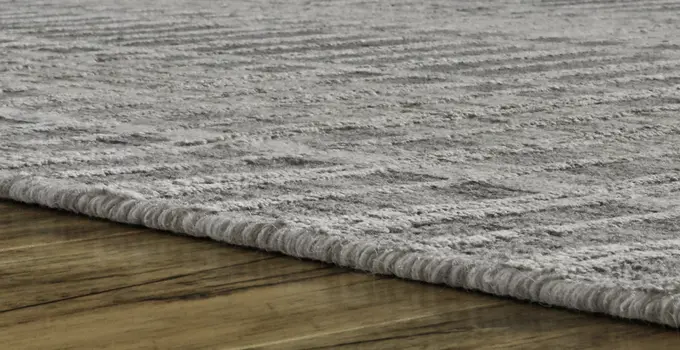 4' X 6' Gray and Ivory Geometric Hand Woven Area Rug