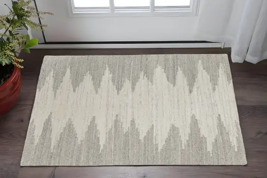 2' X 3' Gray and Ivory Ombre Hand Woven Area Rug
