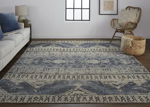 2' X 3' Gray Blue and Ivory Wool Floral Hand Knotted Area Rug
