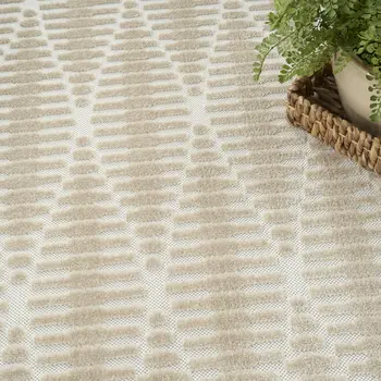 7' X 9' Beige Geometric Area Rug