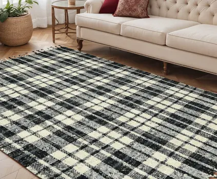 5' X 7' Black And Ivory Jute Plaid Hand Woven Area Rug With Fringe
