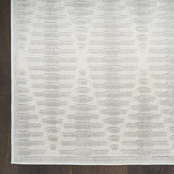 6' Gray Geometric Runner Rug