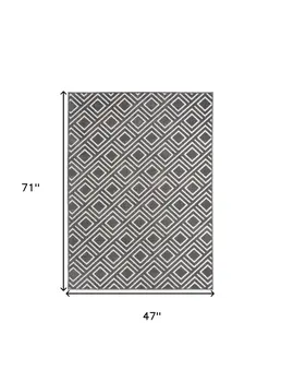4' X 6' Gray Geometric Area Rug