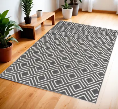 4' X 6' Gray Geometric Area Rug