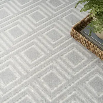 4' X 6' Gray Geometric Area Rug