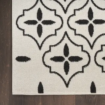 4' X 6' Ivory And Black Geometric Indoor Outdoor Area Rug