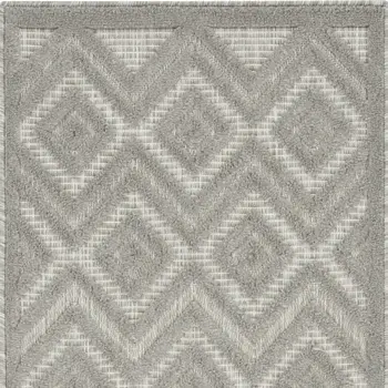2' X 4' Silver And Gray Geometric Indoor Outdoor Area Rug