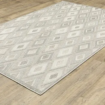 5' X 8' Beige And Gray Diamond Area Rug