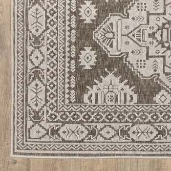 4' X 6' Gray Medallion Area Rug