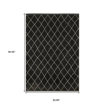 5' X 8' Charcoal And Ivory Trellis Area Rug