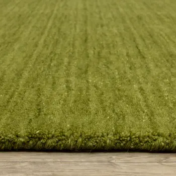 5' X 8' Green Wool Hand Tufted Area Rug