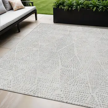 5' X 8' Silver And Ivory Geometric Washable Indoor Outdoor Area Rug