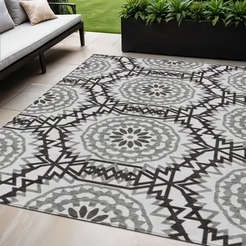 5' X 8' White Black And Gray Floral Medallion Washable Indoor Outdoor Area Rug