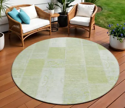8' Artichoke Green And Ivory Round Patchwork Washable Indoor Outdoor Area Rug
