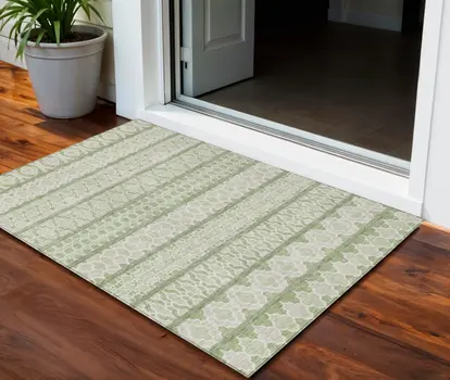 3' X 5' Artichoke Green And Ivory Quatrefoil Washable Indoor Outdoor Area Rug