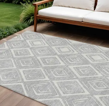8' X 10' Silver And Ivory Geometric Washable Indoor Outdoor Area Rug