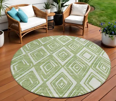 8' Green And Ivory Round Geometric Washable Indoor Outdoor Area Rug