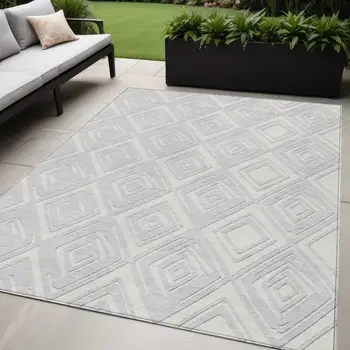 5' X 8' Silver And Ivory Geometric Washable Indoor Outdoor Area Rug