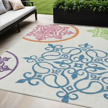 5' X 8' White Floral Medallion Washable Indoor Outdoor Area Rug