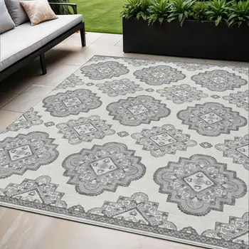 5' X 8' Gray And Ivory Medallion Washable Indoor Outdoor Area Rug