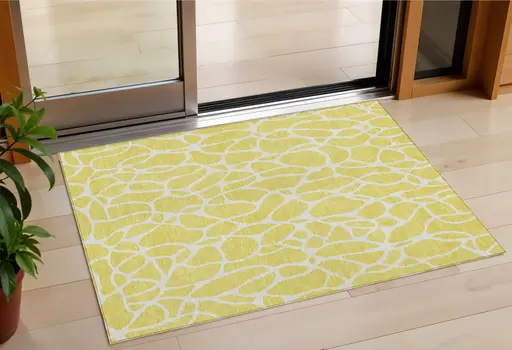 3' X 5' Yellow And Ivory Geometric Washable Indoor Outdoor Area Rug