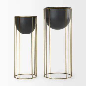 Set of Two Black Metal 20 Ounce Round Pot Planters