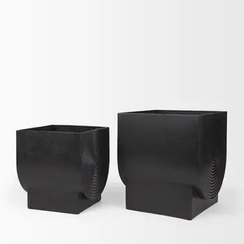Set of Two Black Metal 20 Ounce Pot Planters