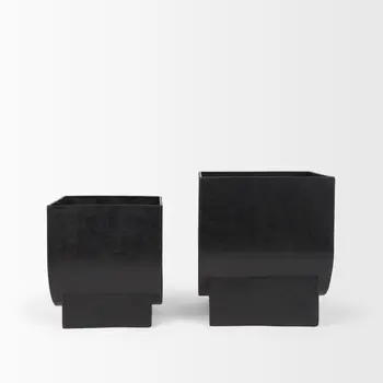 Set of Two Black Metal 20 Ounce Pot Planters