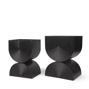 Set of Two Black Metal 20 Ounce Pot Planters