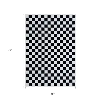 4' X 6' Black And White Checkered Area Rug