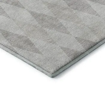 8' Ivory And Gray Geometric Washable Round Rug With UV Protection