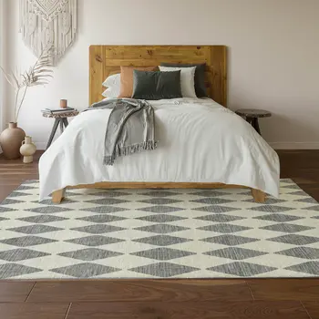 9' X 12' Gray And Ivory Diamond Washable Area Rug With UV Protection