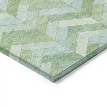 8' Green And Ivory Round Geometric Washable Indoor Outdoor Area Rug